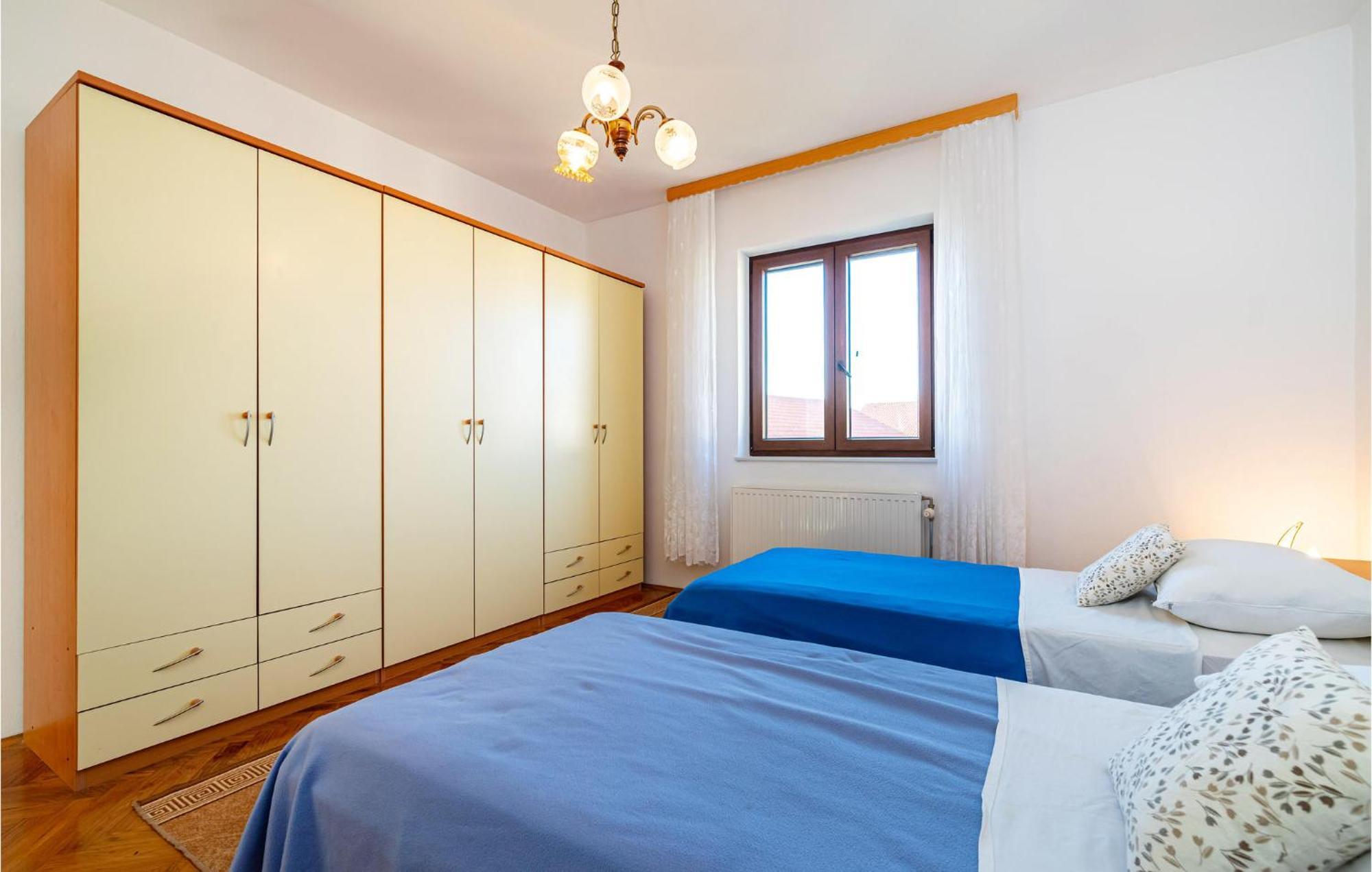 2 Bedroom Cozy Apartment In Zadar Exterior foto