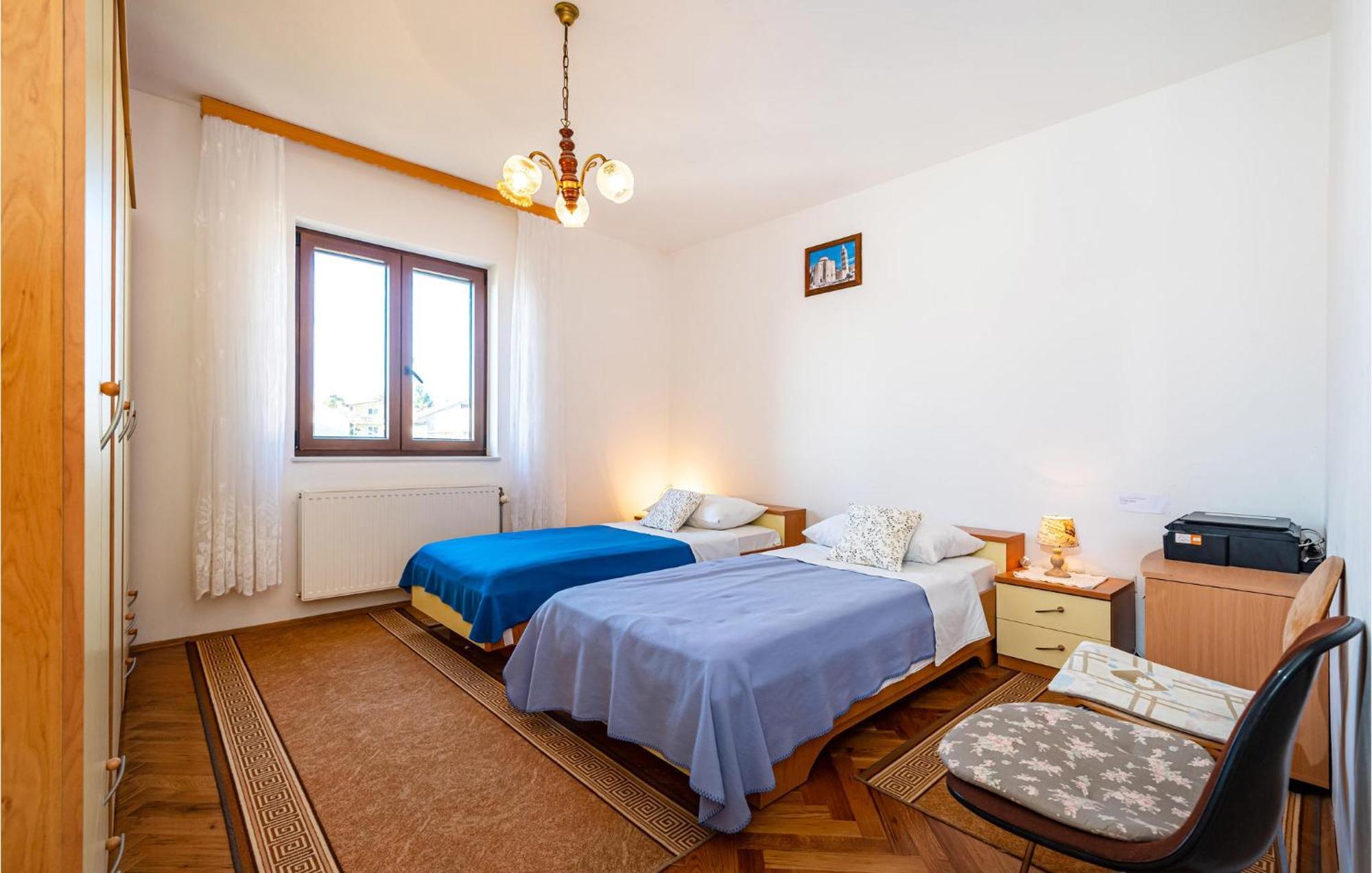 2 Bedroom Cozy Apartment In Zadar Exterior foto