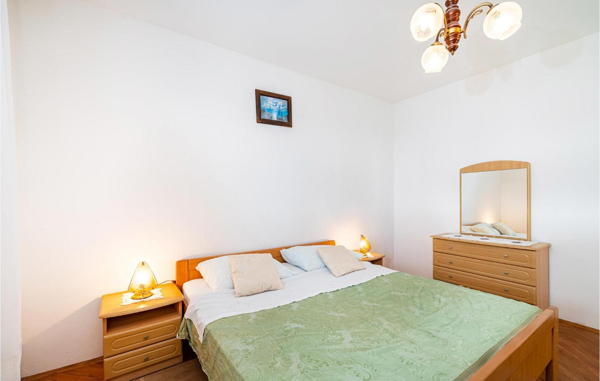2 Bedroom Cozy Apartment In Zadar Exterior foto